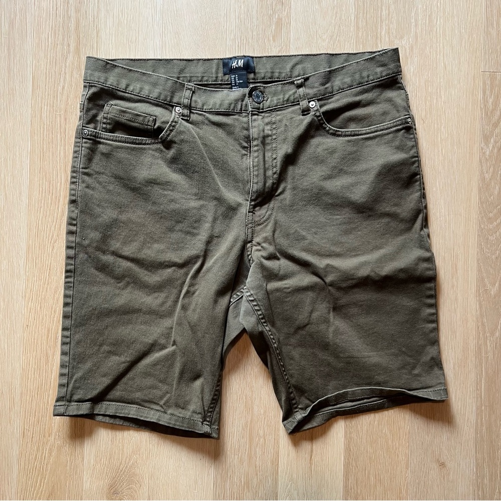 H&M Olive Green Shorts MENS 31
